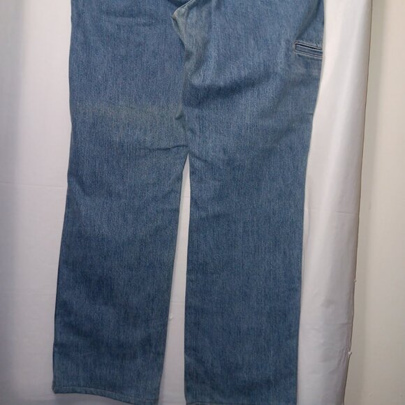 LANDS' END MEN'S TRADITIONAL FIT STRAIGHT LEG JEANS - Picture 8 of 12
